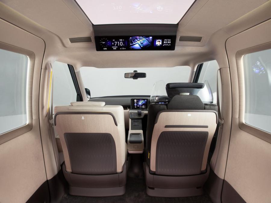  Toyota JPN Taxi Concept 2013 года  (фото 17 из 37)